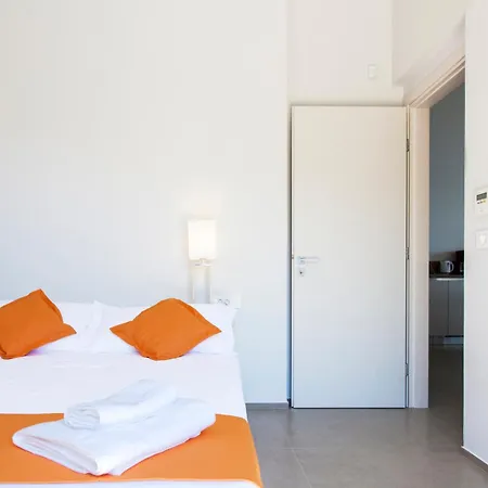 Villa Miro - Luxury With Direct Sea Access For 14 People