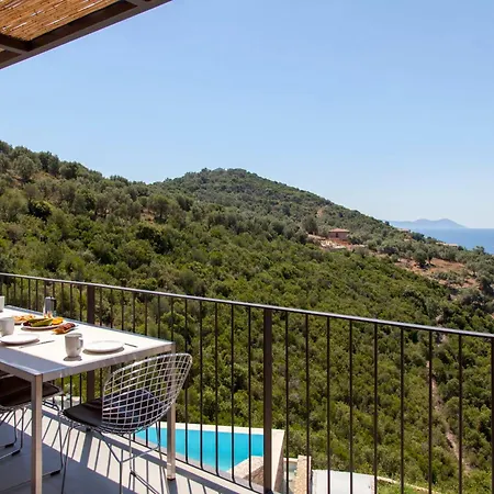Miro - Luxury With Direct Sea Access For 14 People