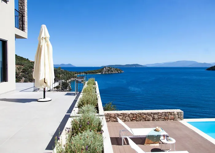 Miro - Luxury With Direct Sea Access For 14 People