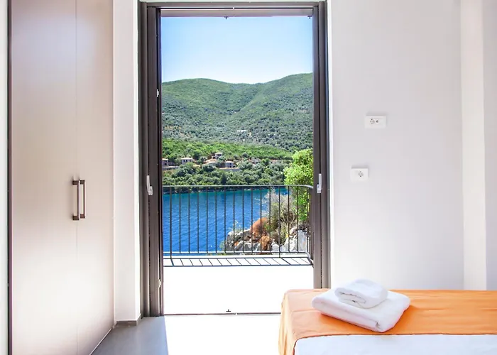 Villa Miro - Luxury With Direct Sea Access For 14 People