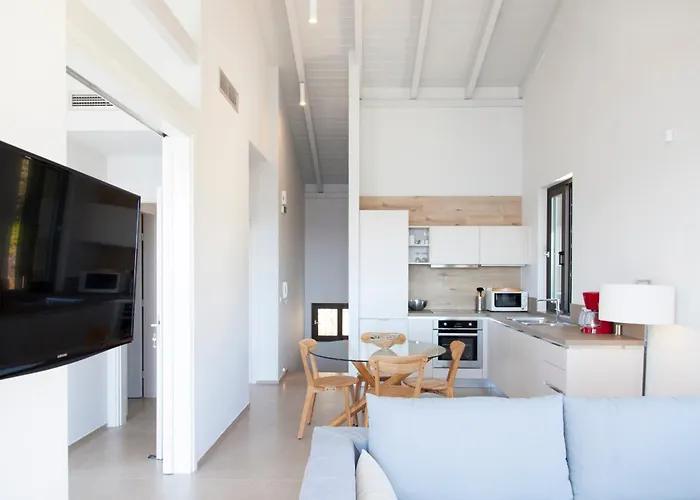 Miro - Luxury With Direct Sea Access For 14 People Villa