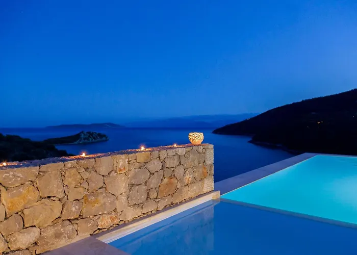 Miro - Luxury With Direct Sea Access For 14 People *