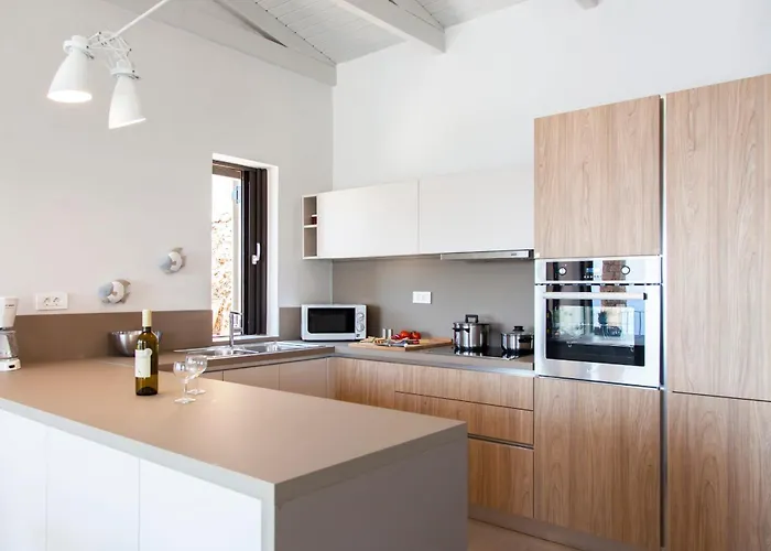 Miro - Luxury With Direct Sea Access For 14 People