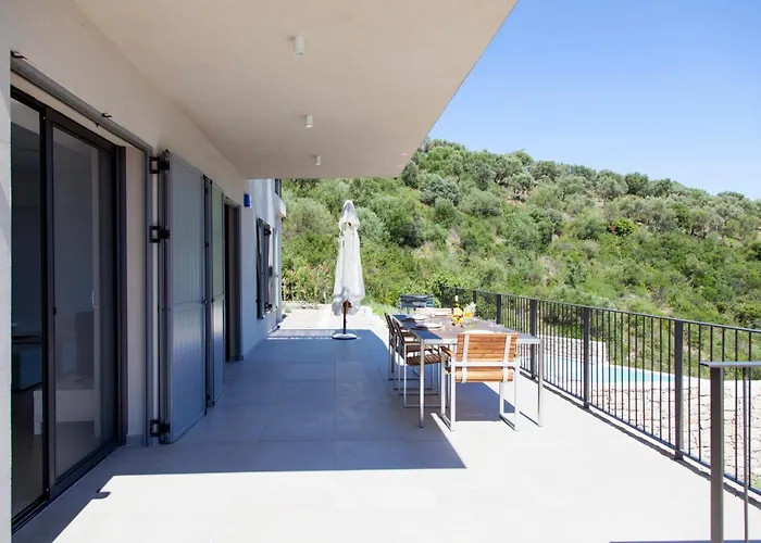 Miro - Luxury With Direct Sea Access For 14 People *