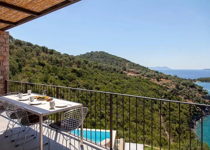 Miro - Luxury With Direct Sea Access For 14 People