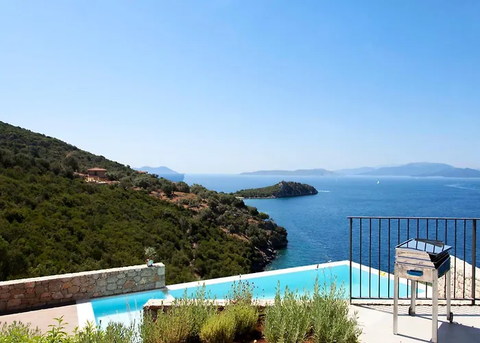 Villa Miro - Luxury With Direct Sea Access For 14 People *